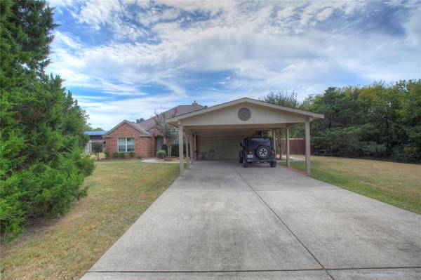 206 Shahan Drive, Shady Shores, TX 76208