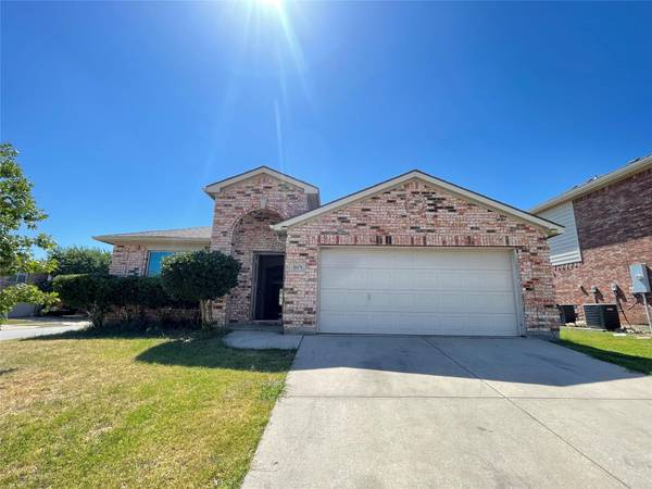 10476 Hideaway Trail, Fort Worth, TX 76131