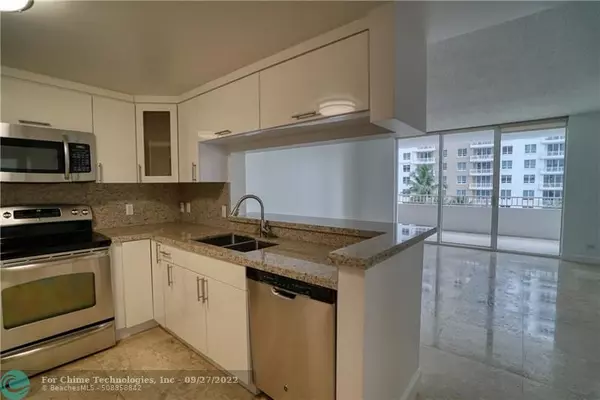 Miami, FL 33131,701 Brickell Key Blvd  #608