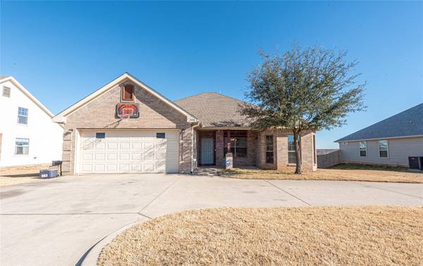 600 Holiday Hills Drive, Mineral Wells, TX 76067