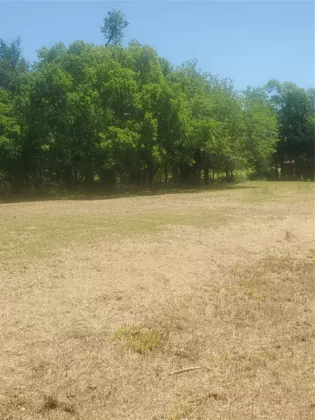 428 County Road 2720, Honey Grove, TX 75446