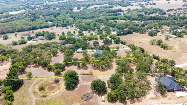 Burleson, TX 76031,933 S Briaroaks Road