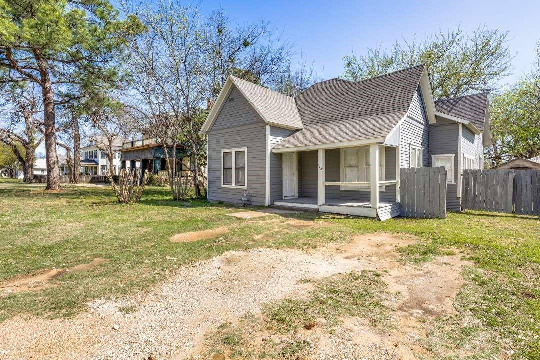 Cleburne, TX 76031,722 N Anglin Street