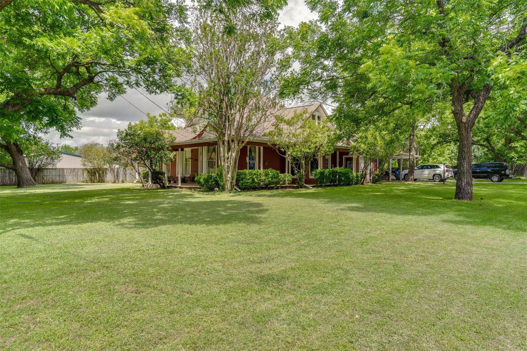 Kerens, TX 75144,500 SW 2nd Street