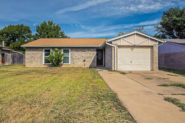 5709 Macgregor Drive, Haltom City, TX 76148