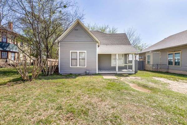 722 N Anglin Street, Cleburne, TX 76031