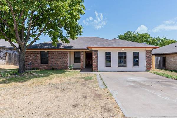 1108 Andrew Street, Crowley, TX 76036