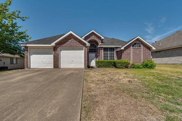 1504 Manitoba Lane, Glenn Heights, TX 75154