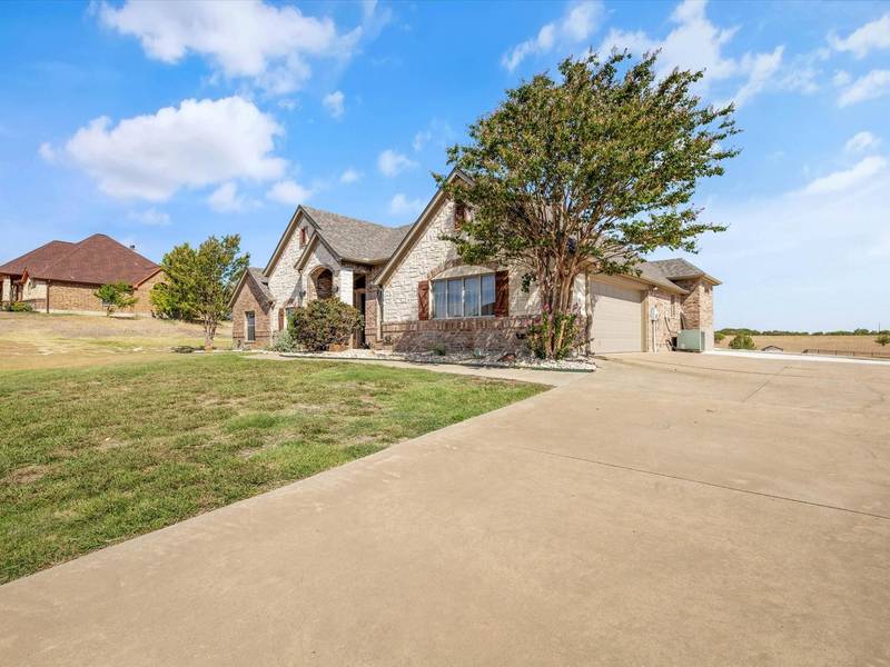 4625 Bucking Bronc Drive, Benbrook, TX 76126