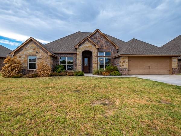 3102 Windcrest Court, Granbury, TX 76049