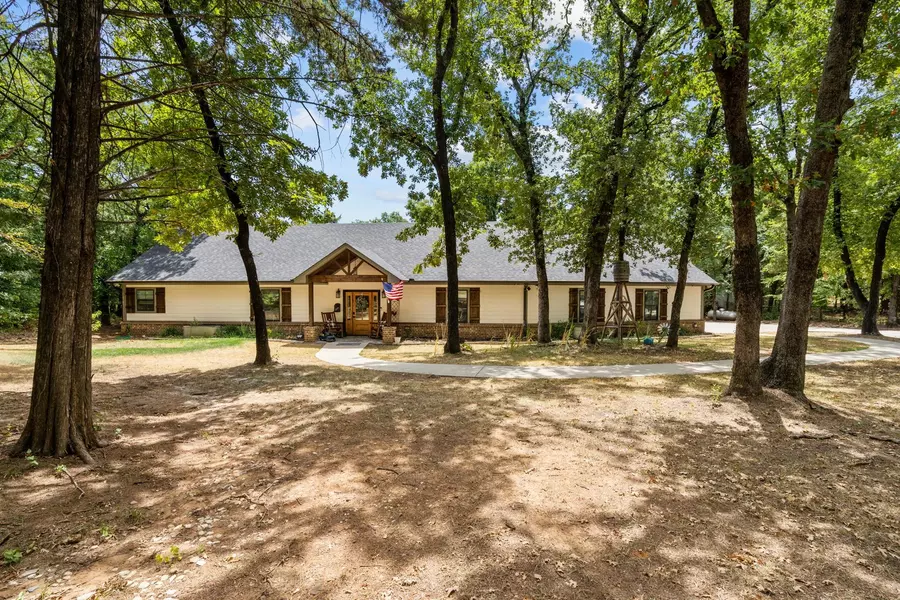 1851 Bloomfield Road, Valley View, TX 76272