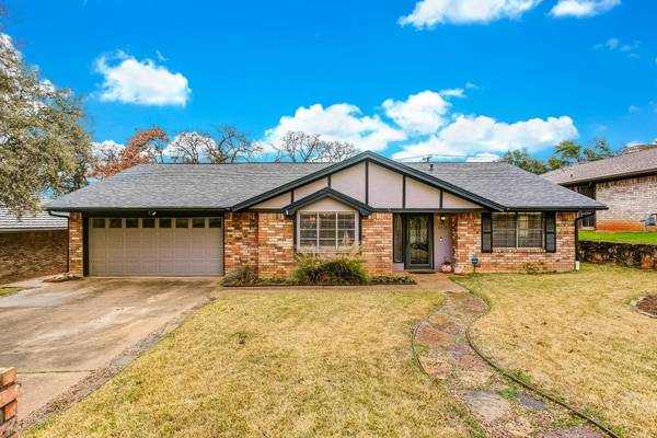 5719 Stage Line Drive, Arlington, TX 76017