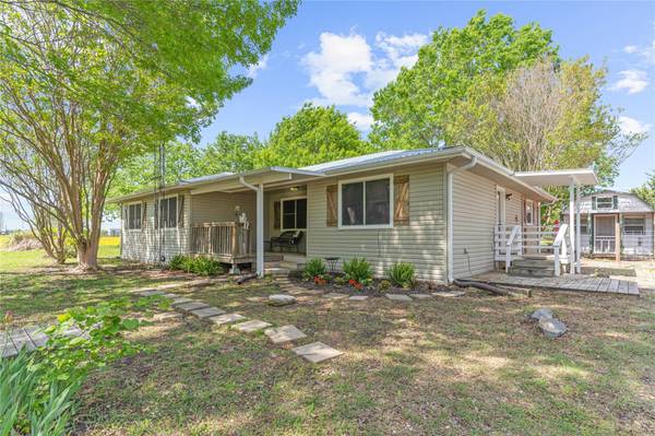 347 COUNTY ROAD 1250, Savoy, TX 75479