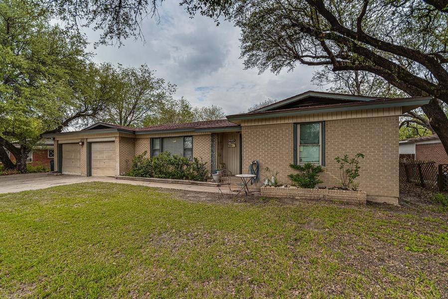 4216 Ridgecrest Circle, Lake Worth, TX 76135