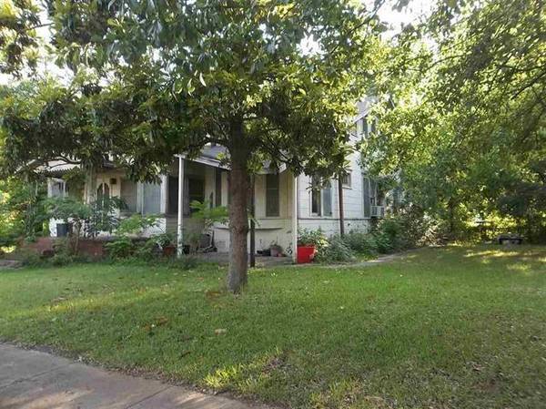 254 19th Street SE, Paris, TX 75460