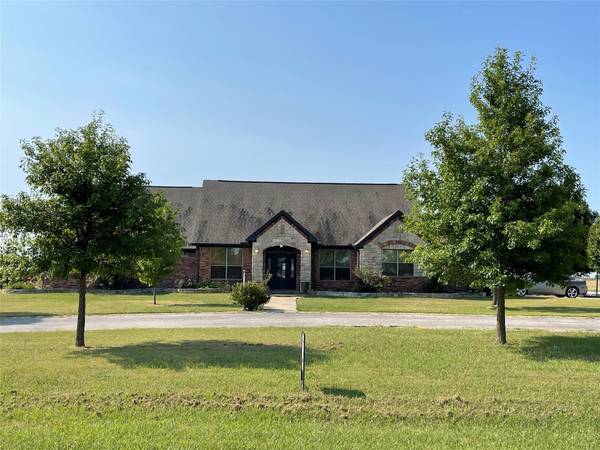 136 CR 466,  Gainesville,  TX 76240