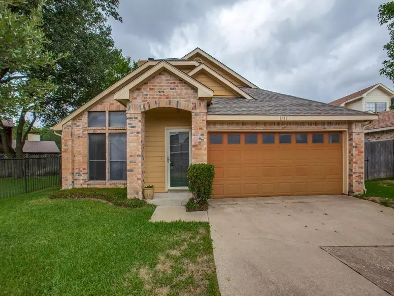 1719 Lakestone Court, Garland, TX 75044