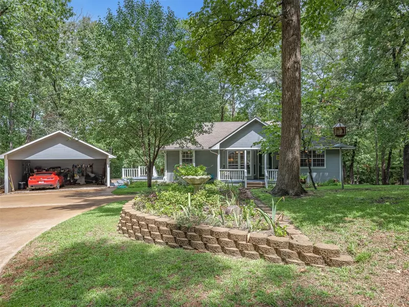 223 Peachtree Lane, Holly Lake Ranch, TX 75765