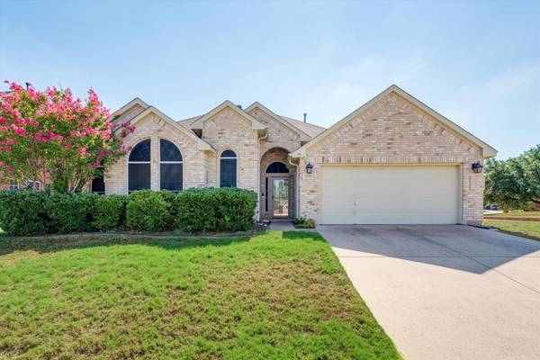 8251 Mount Shasta Circle, Fort Worth, TX 76137