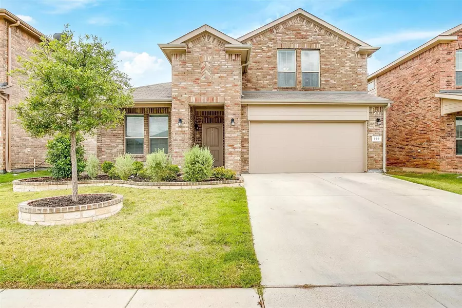 920 Meadow Scape Drive, Fort Worth, TX 76028