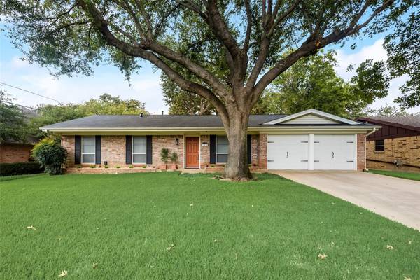 325 Moore Creek Road, Hurst, TX 76053