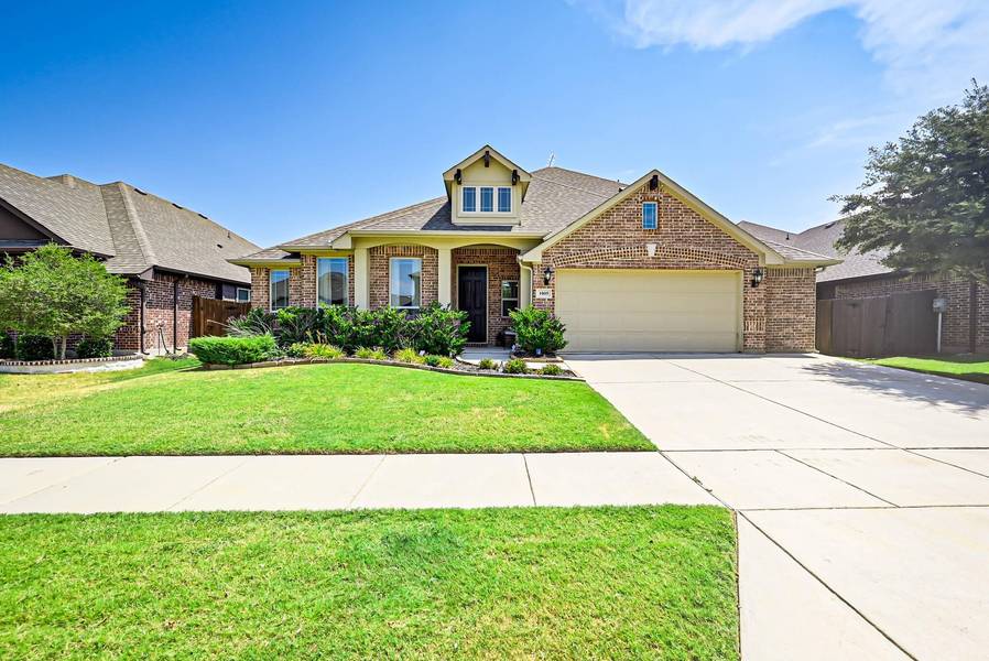 1005 Ponderosa Drive, Aubrey, TX 76227