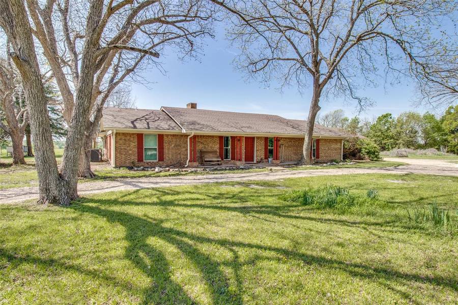 2495 CR 27300, Honey Grove, TX 75446