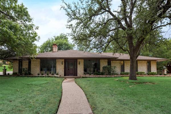 412 E Northgate Drive,  Irving,  TX 75062