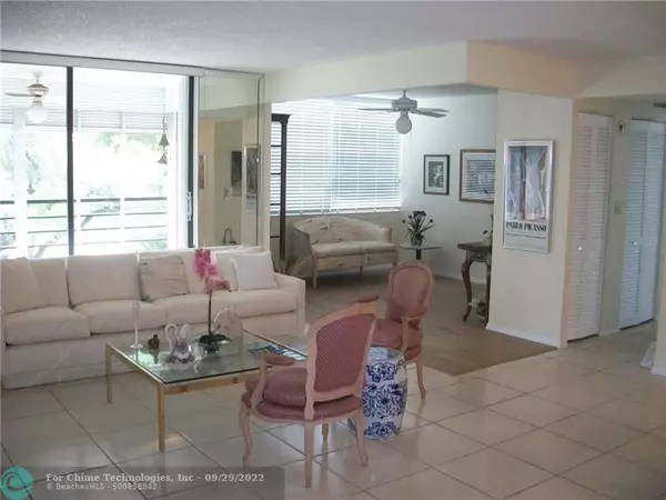 Pembroke Pines, FL 33026,1000 Saint Charles Pl  #210