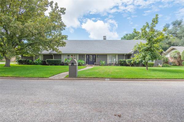 906 Clifford Street, Athens, TX 75751