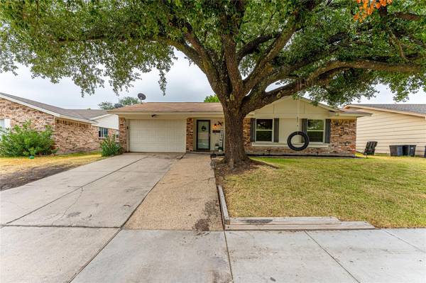 425 Southlake Drive, Forney, TX 75126