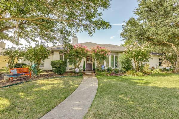 2904 Princeton Drive, Plano, TX 75075