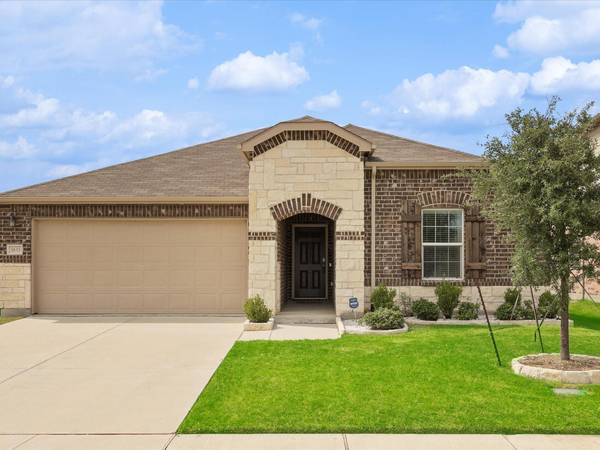 1633 Vernon Drive, Aubrey, TX 76227