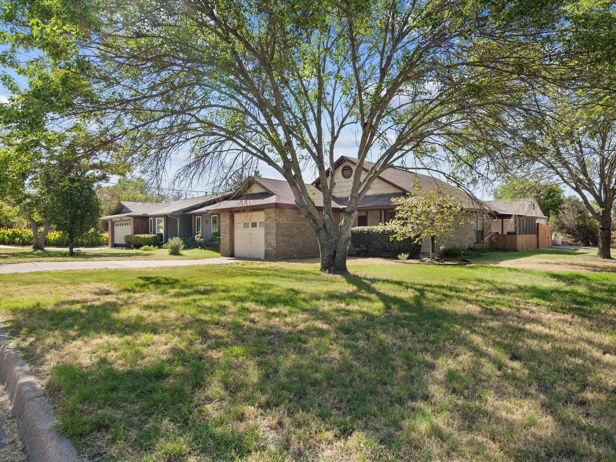 Weatherford, TX 76086,1215 Keechi Street