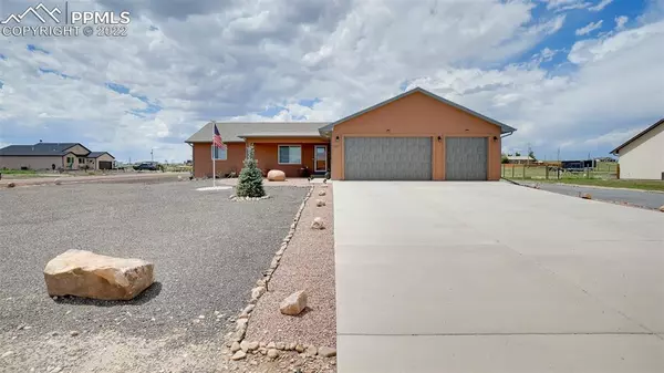 1217 E Onizuka LN, Pueblo West, CO 81007