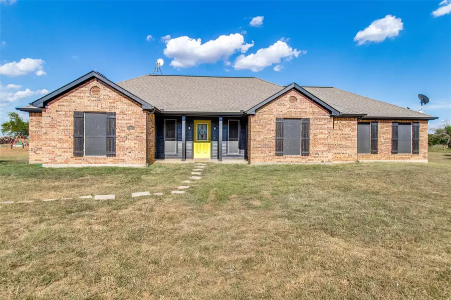 2825 County Road 1265, Savoy, TX 75479