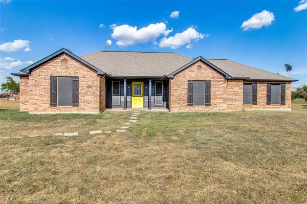 2825 County Road 1265, Savoy, TX 75479