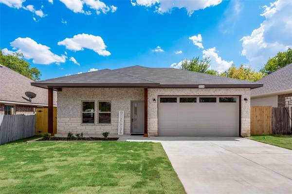 1614 E Arlington Avenue, Fort Worth, TX 76104