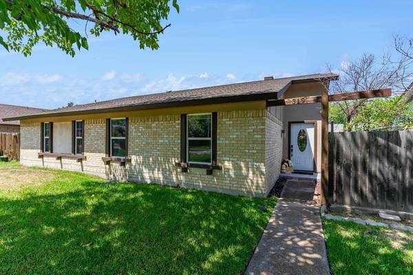 319 Running Brook Lane, Mesquite, TX 75149