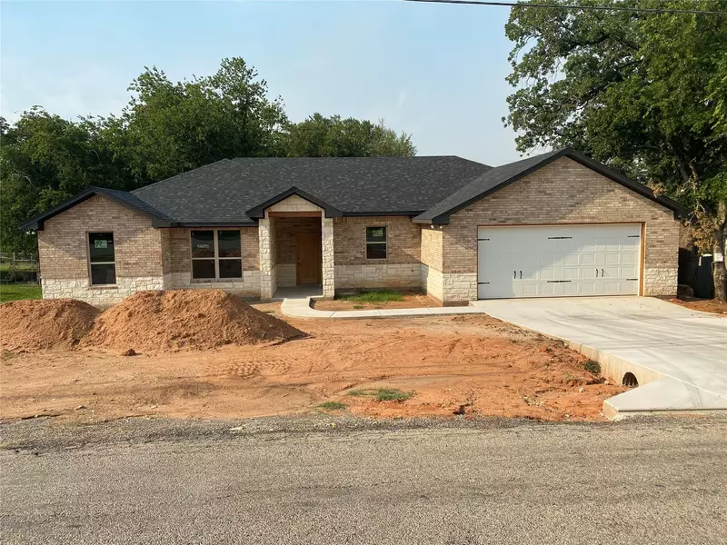 4107 N Chisholm Drive, Granbury, TX 76048