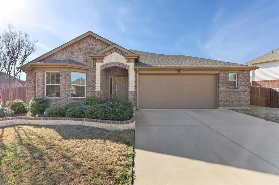 400 Buttercup Court, Mansfield, TX 76063