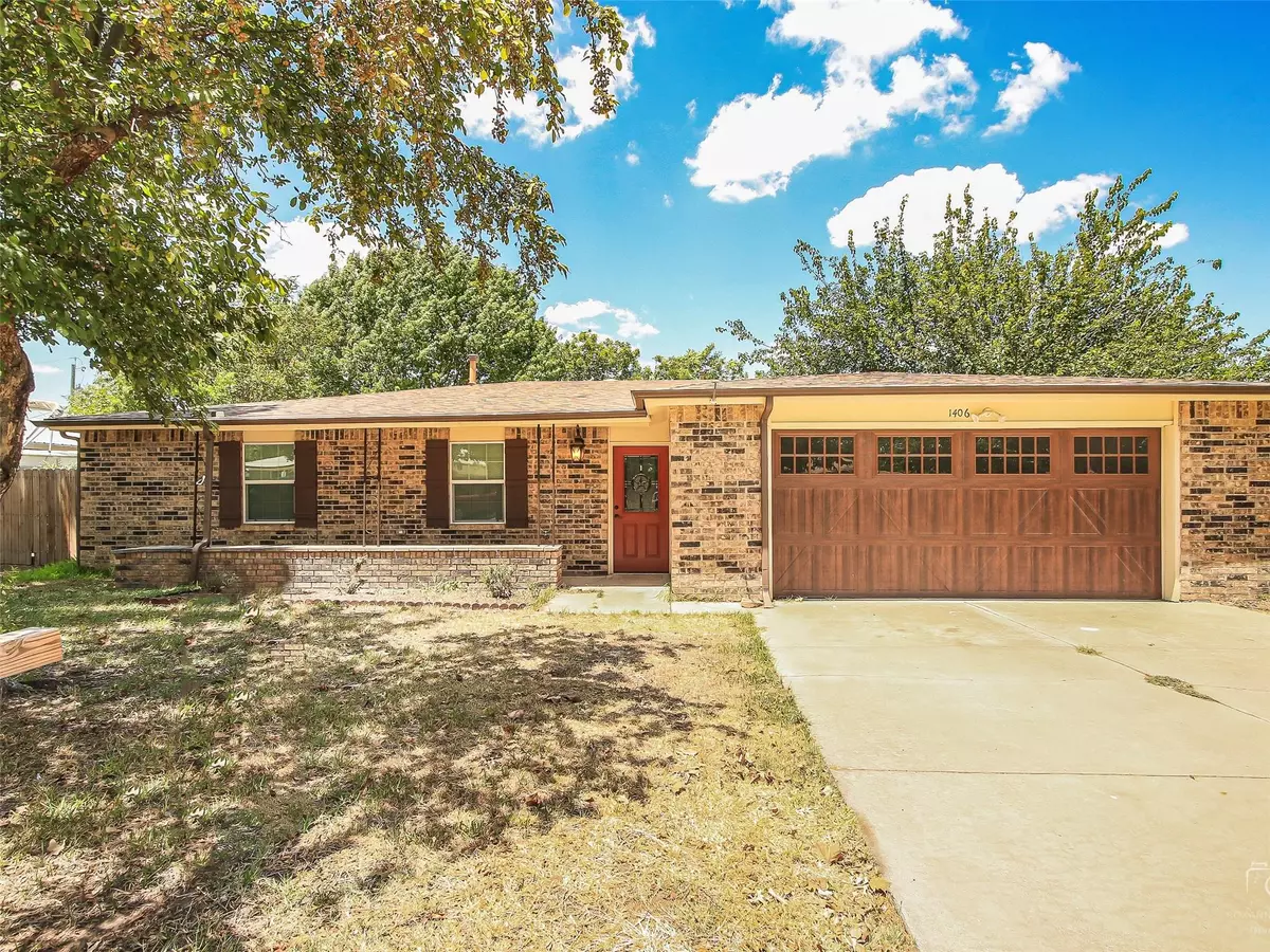 Bowie, TX 76230,1406 Jackson Street