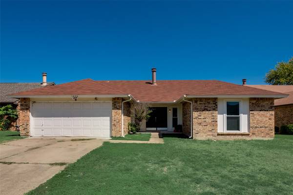 1606 Lewis Trail, Grand Prairie, TX 75052