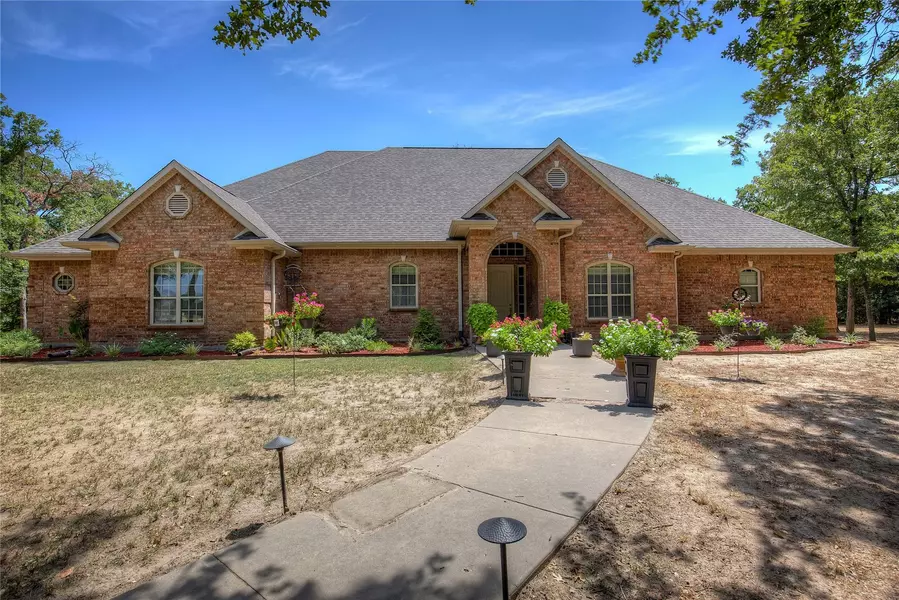 360 Ranchwood Drive, Greenville, TX 75402