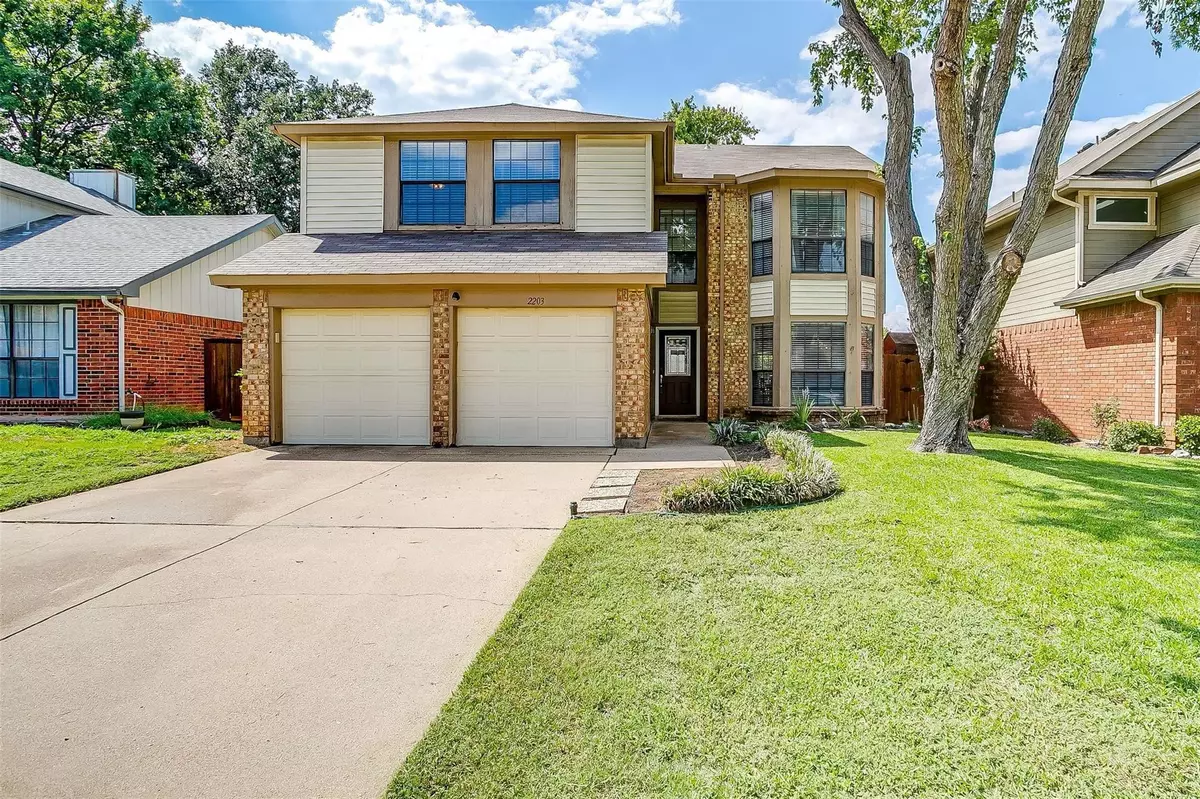 Grapevine, TX 76051,2203 Thistlewood Court