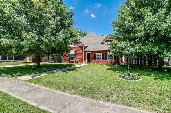 726 N Buffalo Avenue, Cleburne, TX 76033