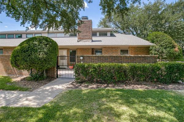 1112 Quail Creek Street, Benbrook, TX 76126