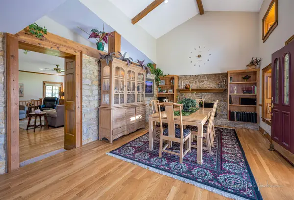 Lena, IL 61048,8936 W Cedarville Road