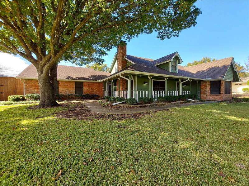 803 Rock Creek Drive, Oak Leaf, TX 75154