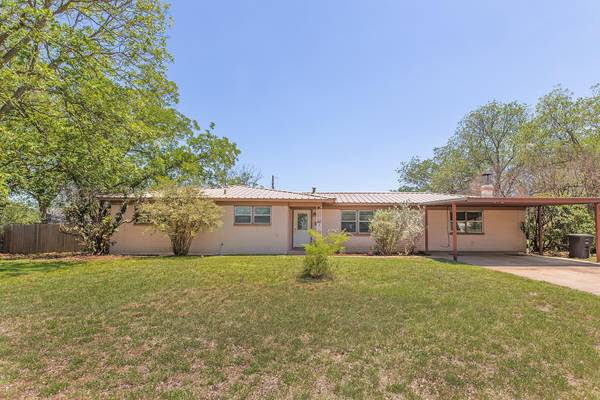 505 Burns Avenue, Brady, TX 76825